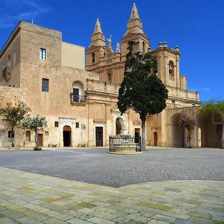 Townsend Flat 5 With Views Mellieha! By Homely Appartement Mellieħa