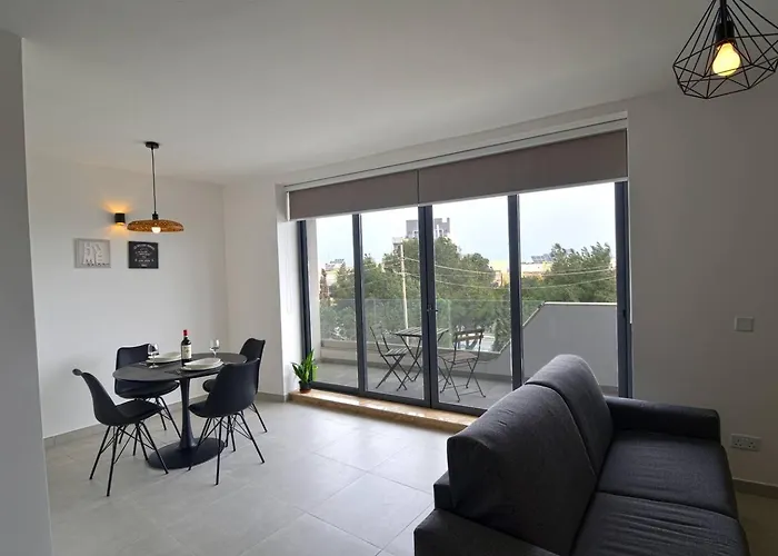 Townsend Flat 5 With Views Mellieha! By Homely *