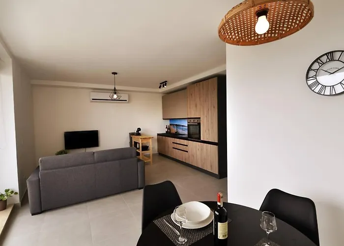 Townsend Flat 5 With Views Mellieha! By Homely